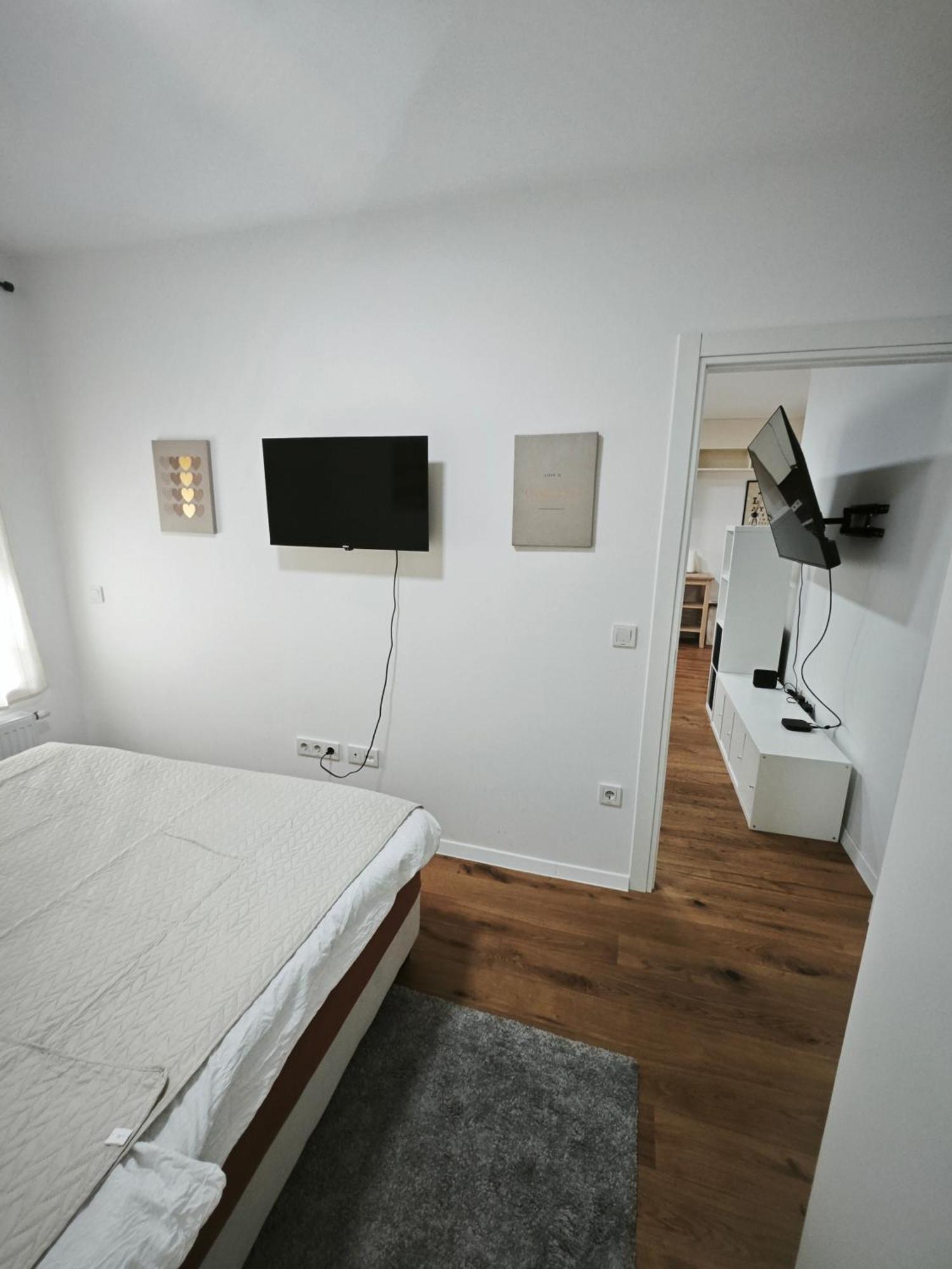 Danica Apartment *